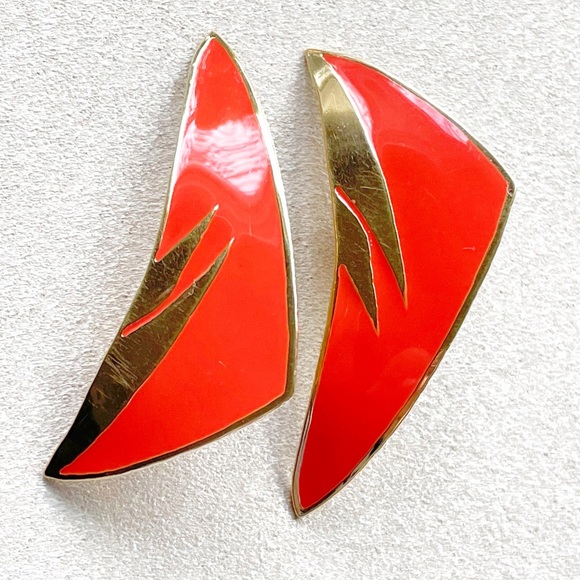 Coral and Gold 80’s Earrings - Picture 4 of 9